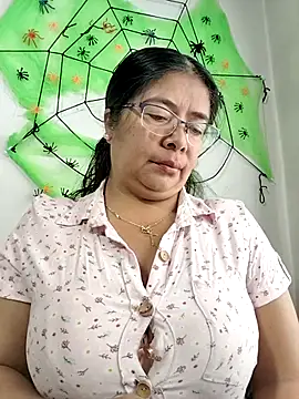 Snapshot of __valentina18 chatting on 10-10-25, 01:10   valentina18 online show from 10-10-25, 01:10
