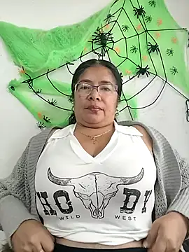 Snapshot of __valentina18 chatting on 10-11-25, 01:09   valentina18 online show from 10-11-25, 01:09