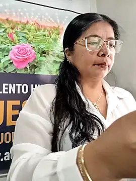   valentina18 online show from 03-25-26, 01:06