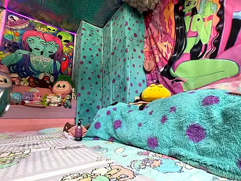 Snapshot of BABYUNICORN chatting on 10-26-25, 06:58 BABYUNICORN online show from 10-26-25, 06:58