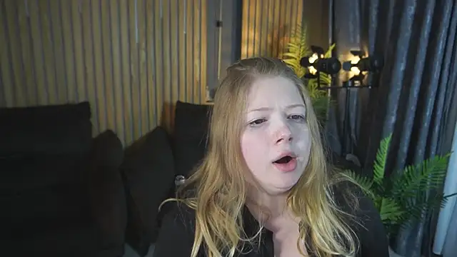 Tinker Belll online show from 04-21-26, 02:51