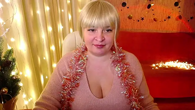 Snapshot of -MeowMeow chatting on 12-27-24, 04:54 -MeowMeow online show from 12-27-24, 04:54