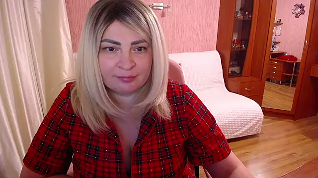 Snapshot of -MeowMeow chatting on 01-10-26, 07:04 -MeowMeow online show from 01-10-26, 07:04