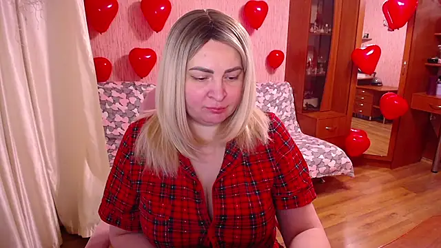 Snapshot of -MeowMeow chatting on 02-17-26, 01:40 -MeowMeow online show from 02-17-26, 01:40