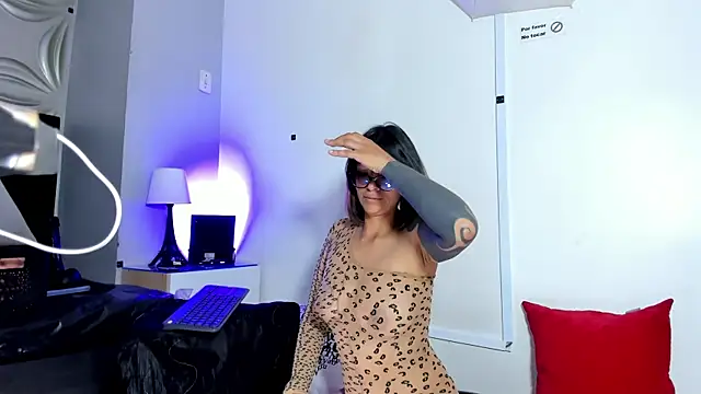 Snapshot of beauti_wild25 chatting on 07-20-26, 08:00 beauti wild25 online show from 07-20-26, 08:00