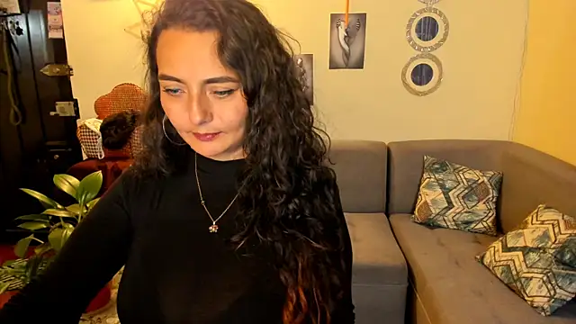 Snapshot of emma_luxy chatting on 02-20-25, 05:12 emma luxy online show from 02-20-25, 05:12