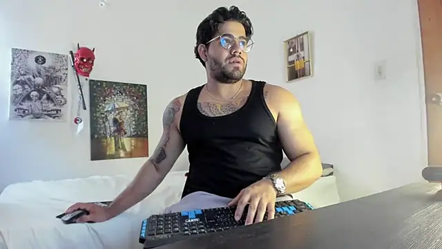 Snapshot of _Coddygold_ chatting on 01-05-25, 02:41  Coddygold  online show from 01-05-25, 02:41