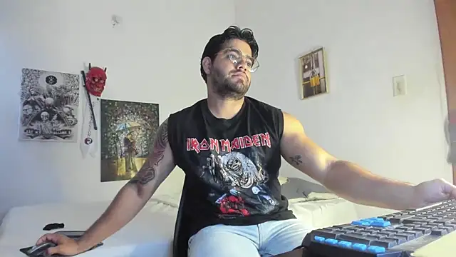 Snapshot of _Coddygold_ chatting on 01-06-25, 11:40  Coddygold  online show from 01-06-25, 11:40