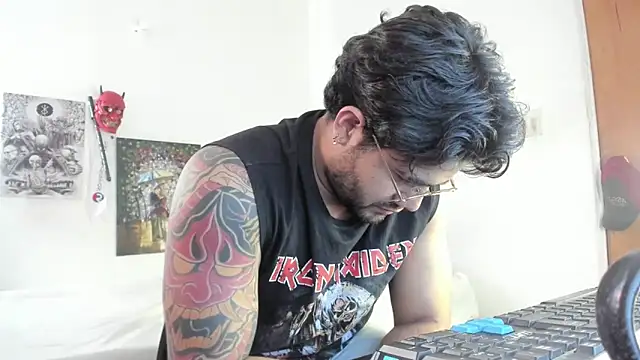 Snapshot of _Coddygold_ chatting on 01-06-25, 02:47  Coddygold  online show from 01-06-25, 02:47