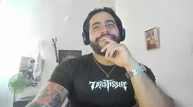 Snapshot of _Coddygold_ chatting on 02-09-25, 03:23  Coddygold  online show from 02-09-25, 03:23