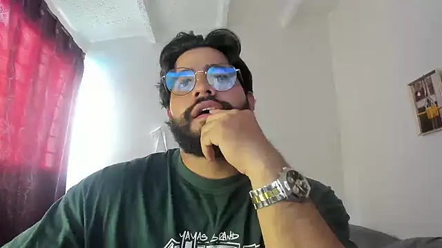 Snapshot of _Coddygold_ chatting on 03-05-25, 03:40  Coddygold  online show from 03-05-25, 03:40