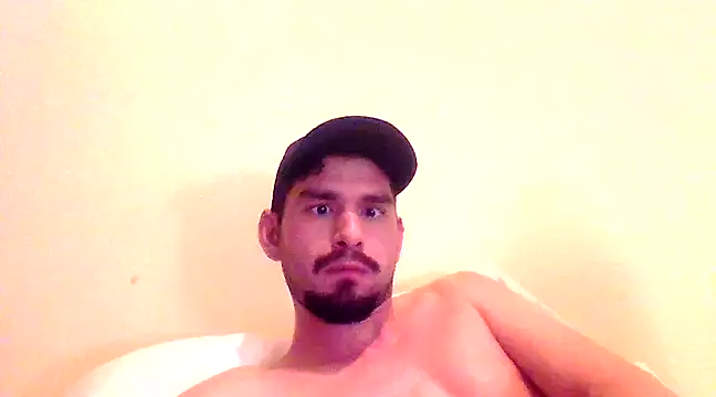 Snapshot of Tomthelong chatting on 02-19-25, 09:25 Tomthelong online show from 02-19-25, 09:25