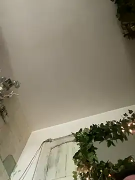 Snapshot of Tomthelong chatting on 10-06-25, 05:54 Tomthelong online show from 10-06-25, 05:54