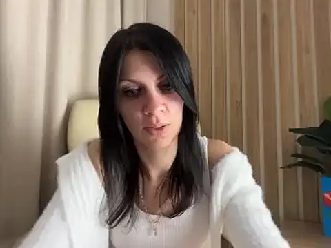 Snapshot of InjaAtHome chatting on 05-02-26, 06:35 InjaAtHome online show from 05-02-26, 06:35
