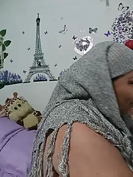 Snapshot of Alyona21 chatting on 06-26-26, 02:05 Alyona21 online show from 06-26-26, 02:05