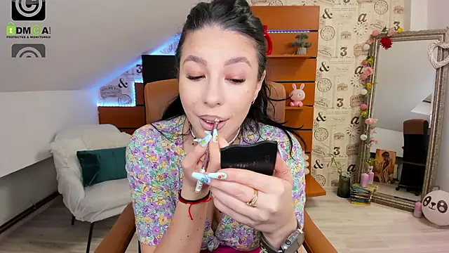 EmillyTaylor online show from 03-30-26, 03:40