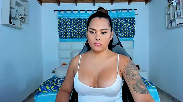 shadia-orozco online show from 02-11-25, 07:54