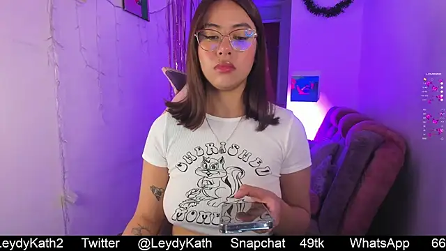 Snapshot of Nasha_abby chatting on 12-28-24, 03:47 Nasha abby online show from 12-28-24, 03:47