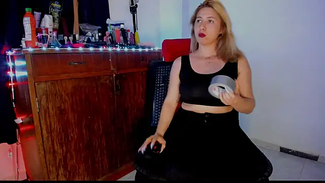 Snapshot of Liltildeman_moon chatting on 07-23-26, 01:30 Liltildeman moon online show from 07-23-26, 01:30