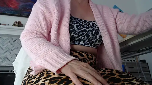 AuroraWillows online show from 02-21-26, 05:58