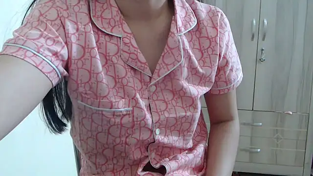 Beauty Asian Tina online show from 03-20-25, 12:22