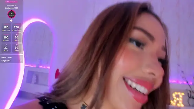 Snapshot of RachelMorgan01 chatting on 01-05-25, 06:02 RachelMorgan01 online show from 01-05-25, 06:02