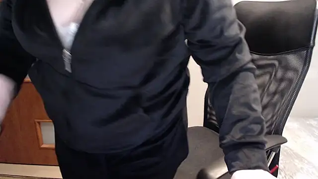 JoannaAndNeighbour online show from 02-25-25, 06:09