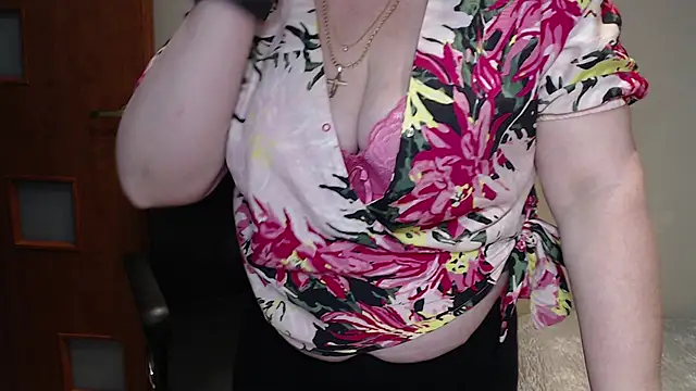 JoannaAndNeighbour online show from 03-20-25, 11:49