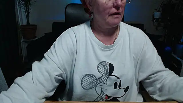 JoannaAndNeighbour online show from 10-18-25, 10:16