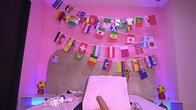 Snapshot of zzoe_ chatting on 07-02-26, 03:23 zzoe online show from 07-02-26, 03:23