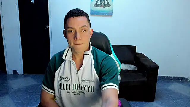 Snapshot of davinalhot chatting on 05-06-26, 07:57 davinalhot online show from 05-06-26, 07:57