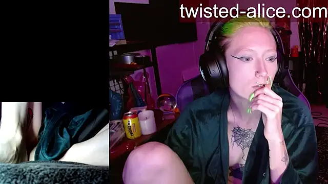 alicewonder09 online show from 04-28-26, 03:44