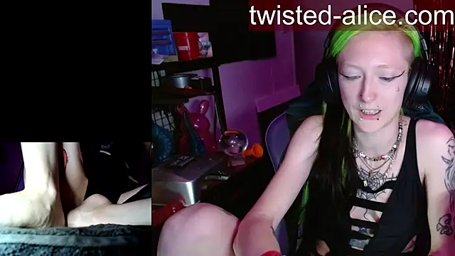 alicewonder09 online show from 05-02-26, 03:55