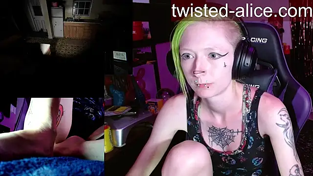 alicewonder09 online show from 05-17-26, 03:04