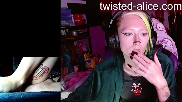 alicewonder09 online show from 06-05-26, 03:02