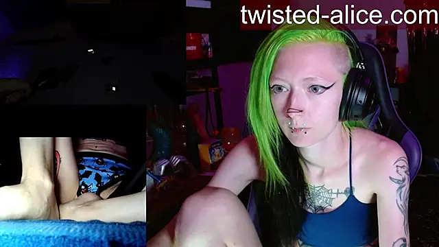 alicewonder09 online show from 06-10-26, 02:56