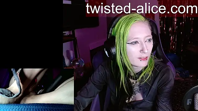 alicewonder09 online show from 07-09-26, 03:21
