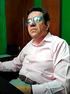 FernandoReuterG online show from 12-04-25, 05:32