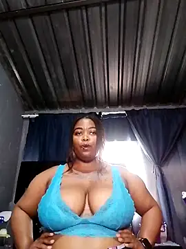 Snapshot of caramelbooty69 chatting on 09-17-25, 12:29 caramelbooty69 online show from 09-17-25, 12:29