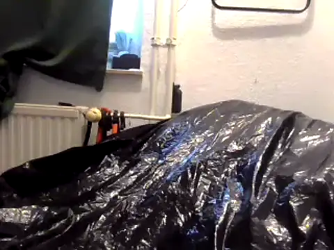 Snapshot of turnsen4y chatting on 05-10-26, 01:27 turnsen4y online show from 05-10-26, 01:27