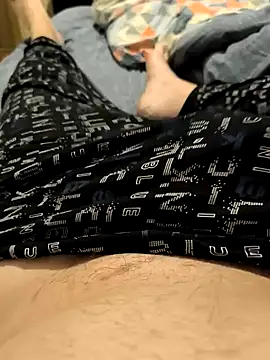 Snapshot of handsometurkish chatting on 01-10-25, 04:51 handsometurkish online show from 01-10-25, 04:51