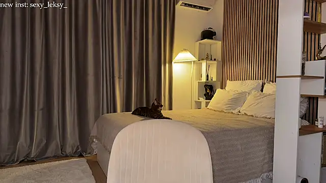 Lex Love online show from 04-06-26, 07:04