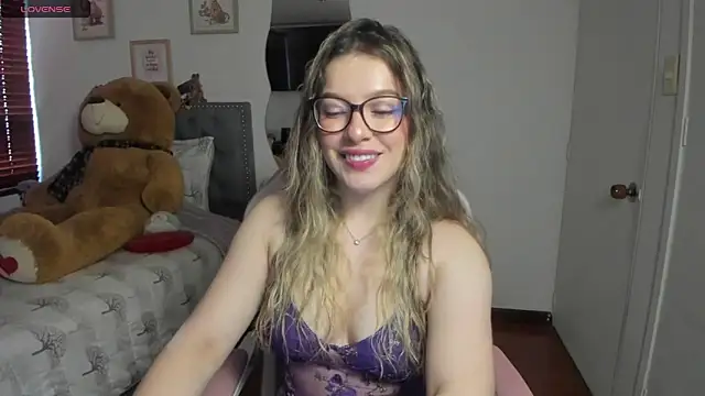 Snapshot of samysweet_8 chatting on 04-27-26, 12:25 samysweet 8 online show from 04-27-26, 12:25