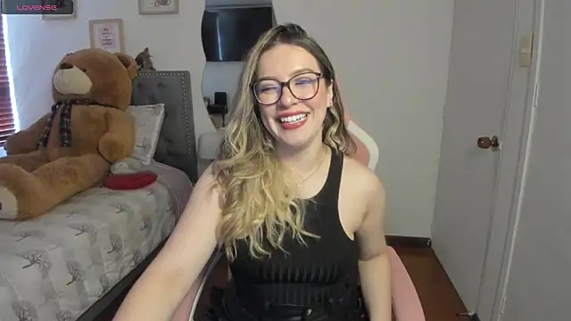 Snapshot of samysweet_8 chatting on 05-05-26, 02:03 samysweet 8 online show from 05-05-26, 02:03