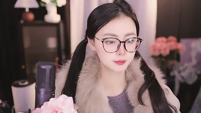 Snapshot of Ocean--Lili chatting on 01-09-25, 02:29 Ocean--Lili online show from 01-09-25, 02:29