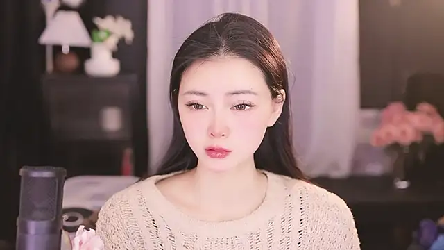 Snapshot of Ocean--Lili chatting on 02-17-25, 02:04 Ocean--Lili online show from 02-17-25, 02:04