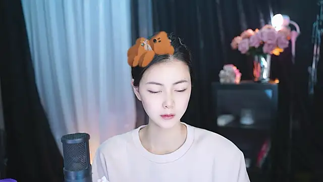 Snapshot of Ocean--Lili chatting on 03-17-25, 02:12 Ocean--Lili online show from 03-17-25, 02:12