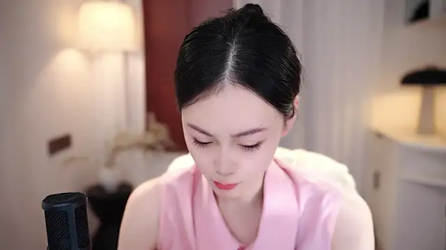 Snapshot of Ocean--Lili chatting on 09-12-25, 02:17 Ocean--Lili online show from 09-12-25, 02:17