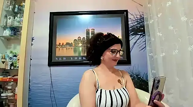 Snapshot of Mature4you44 chatting on 01-31-25, 08:01 Mature4you44 online show from 01-31-25, 08:01