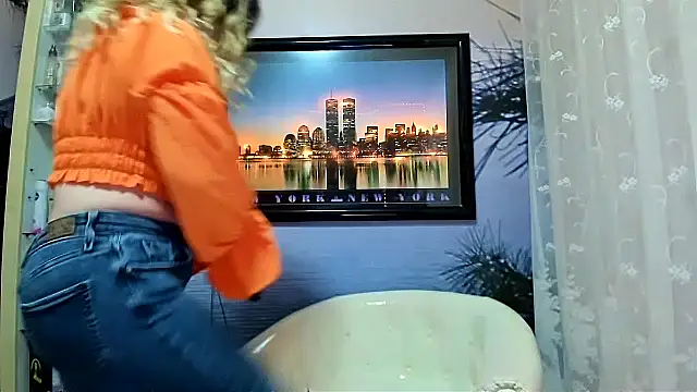 Snapshot of Mature4you44 chatting on 02-06-25, 10:04 Mature4you44 online show from 02-06-25, 10:04